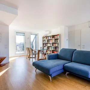 Appartamento Modern With Terrace, Wifi & Ac, Milano